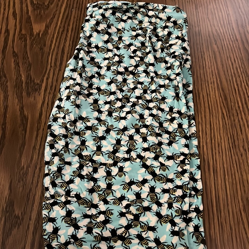Lularoe TC bee leggings